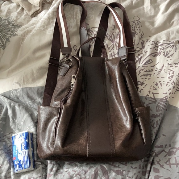 Brown back pack - Picture 3 of 3